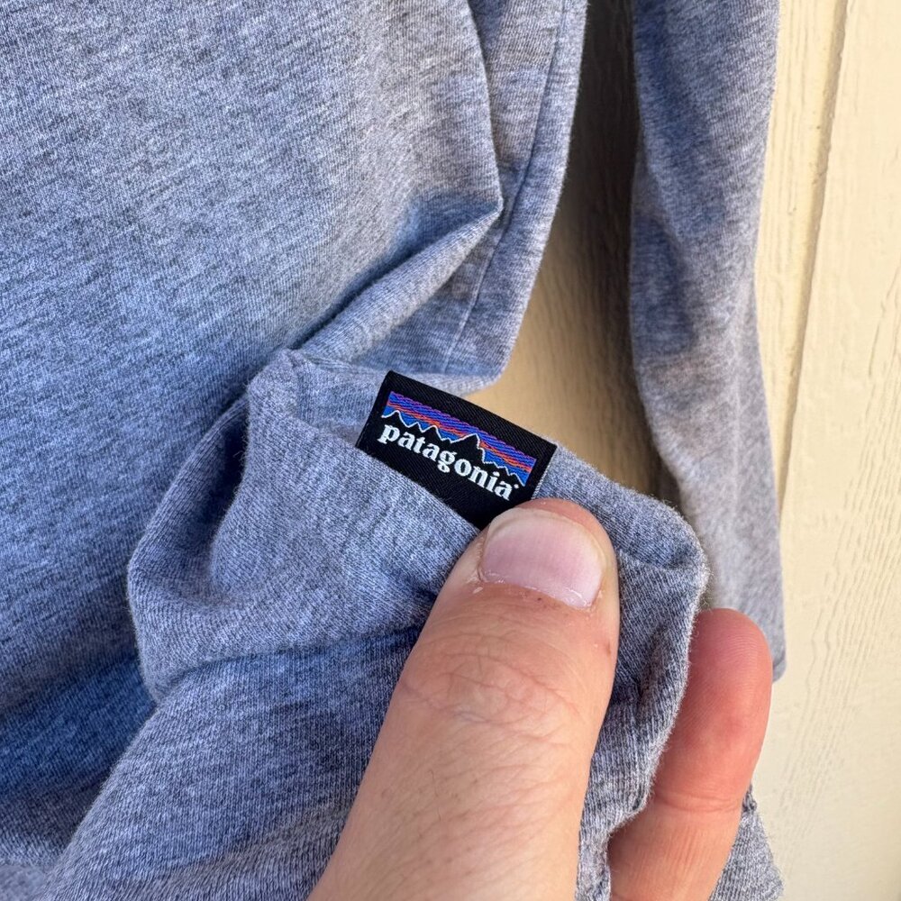 Patagonia Long-Sleeved Daily Henley Mens Medium Gray Outdoor Gorpcore Minimalist - Picture 4 of 9